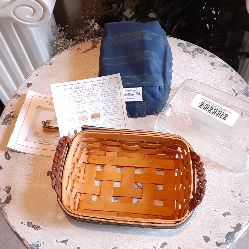 LONGABERGER, Signed & Dated 2002  Renewal Basket